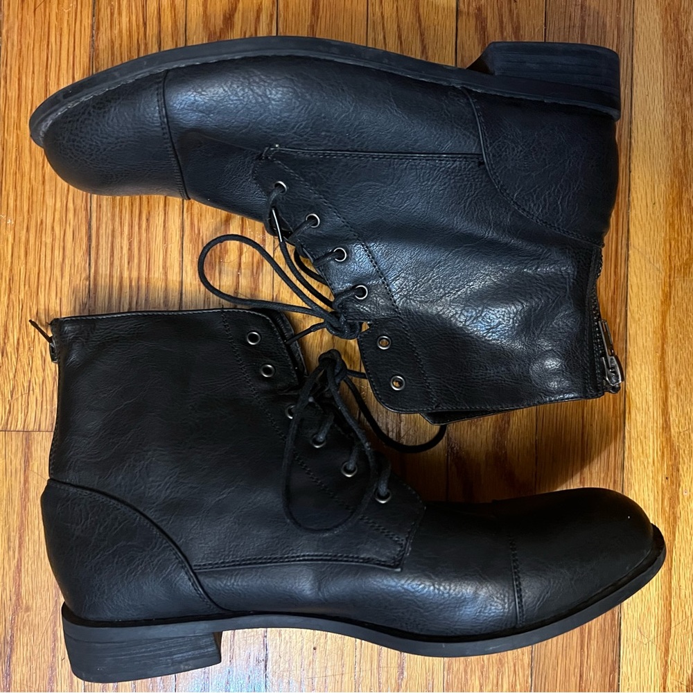Black ankle high top up Moto boots